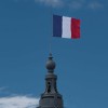 Vue du drapeau français flottant dans les airs