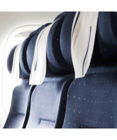 Photo de housses de siège Air France bleues à points blancs