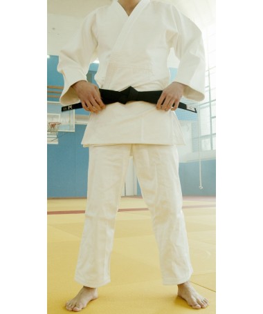 Image de kimono de Karaté porté