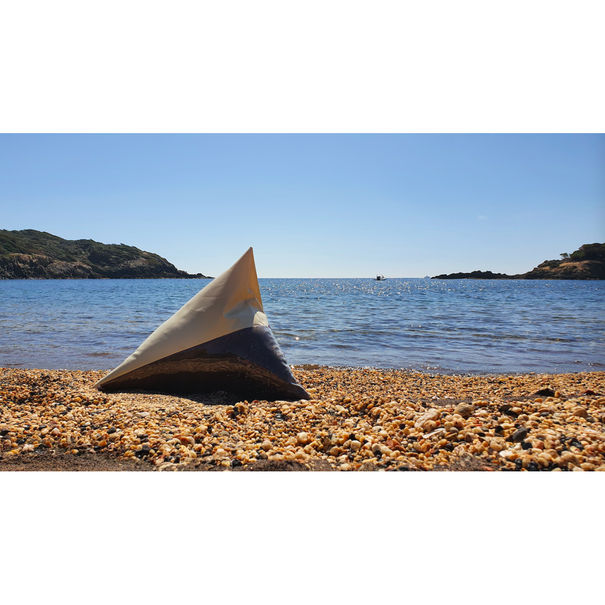 A de OLA rempli de sable sur la plage