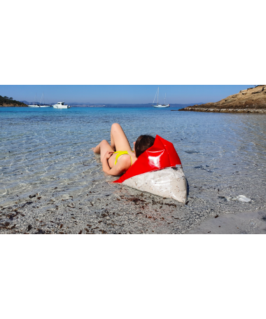 L de OLA rempli de sable et utilisé sur la plage