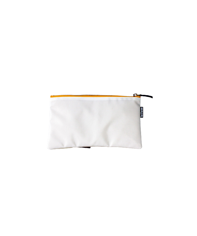 Face arrière grande trousse plate en toile d’airbag blanche avec doublure et fermeture éclair jaune