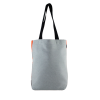 Face arrière en tissu d'ameublement gris du sac isocèle