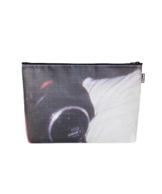 Vue de la arrière d'une pochette en toile de bâche de la Techno Parade 20 ans