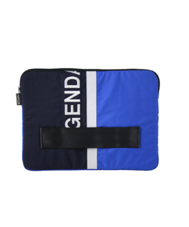 Housse 13.3" bleue, noire et blanche en blouson de la gendarmerie avec inscription "GENDA", anse noire en ceinture de sécurité