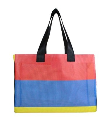 Grand cabas multicolore issu de l'upcycling d'une toile événementielle