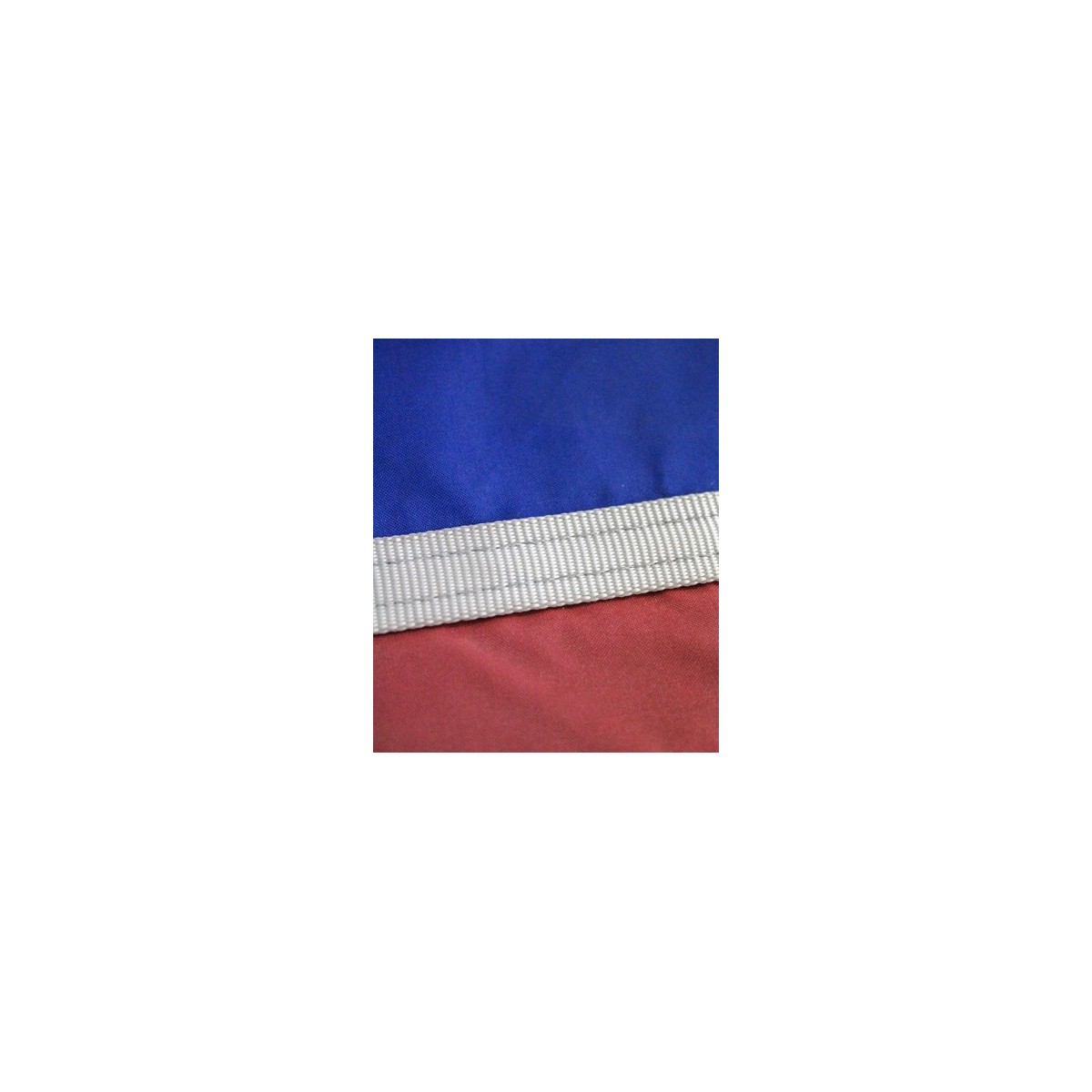 Sac à cordon bleu et rouge en toile de montgolfière recyclée.