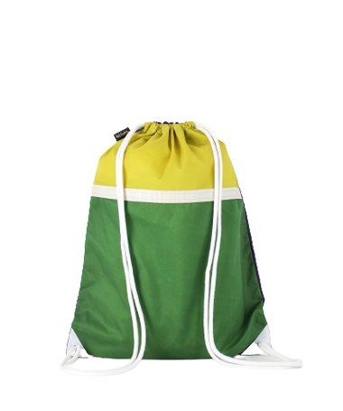 Sac cordon confectionné à partir d'une toile de montgolfière upcyclée.