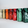 Vue d'ensemble de tous nos sacs à dos. Couleurs de tous les sacs à dos en bâches upcyclées.