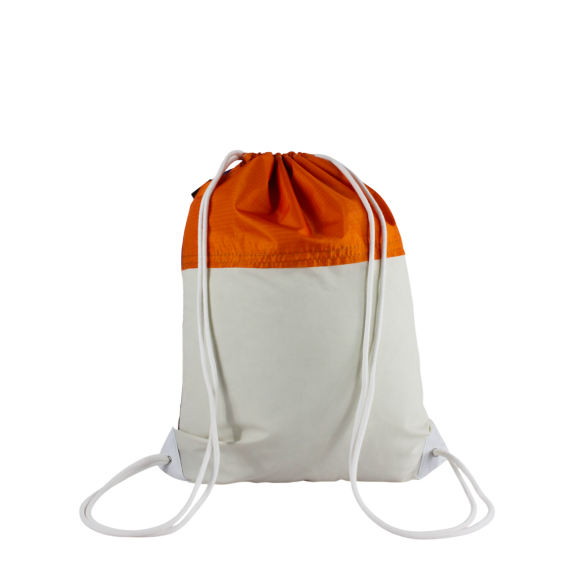 Sac cordon confectionné à partir d'une toile de montgolfière upcyclée.
