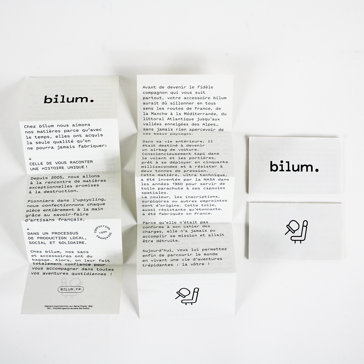 Une toile d'airbag upcyclé en une grande trousse plate de 22 cm